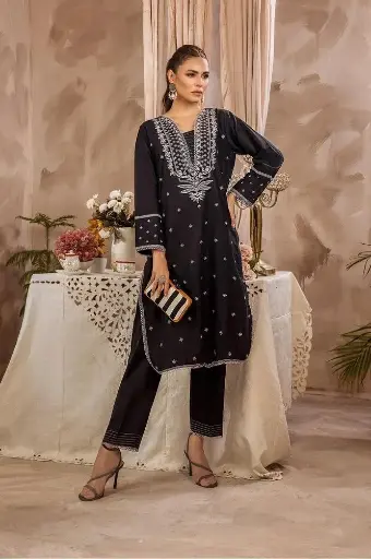 2 pcs lawn Embroidery suit